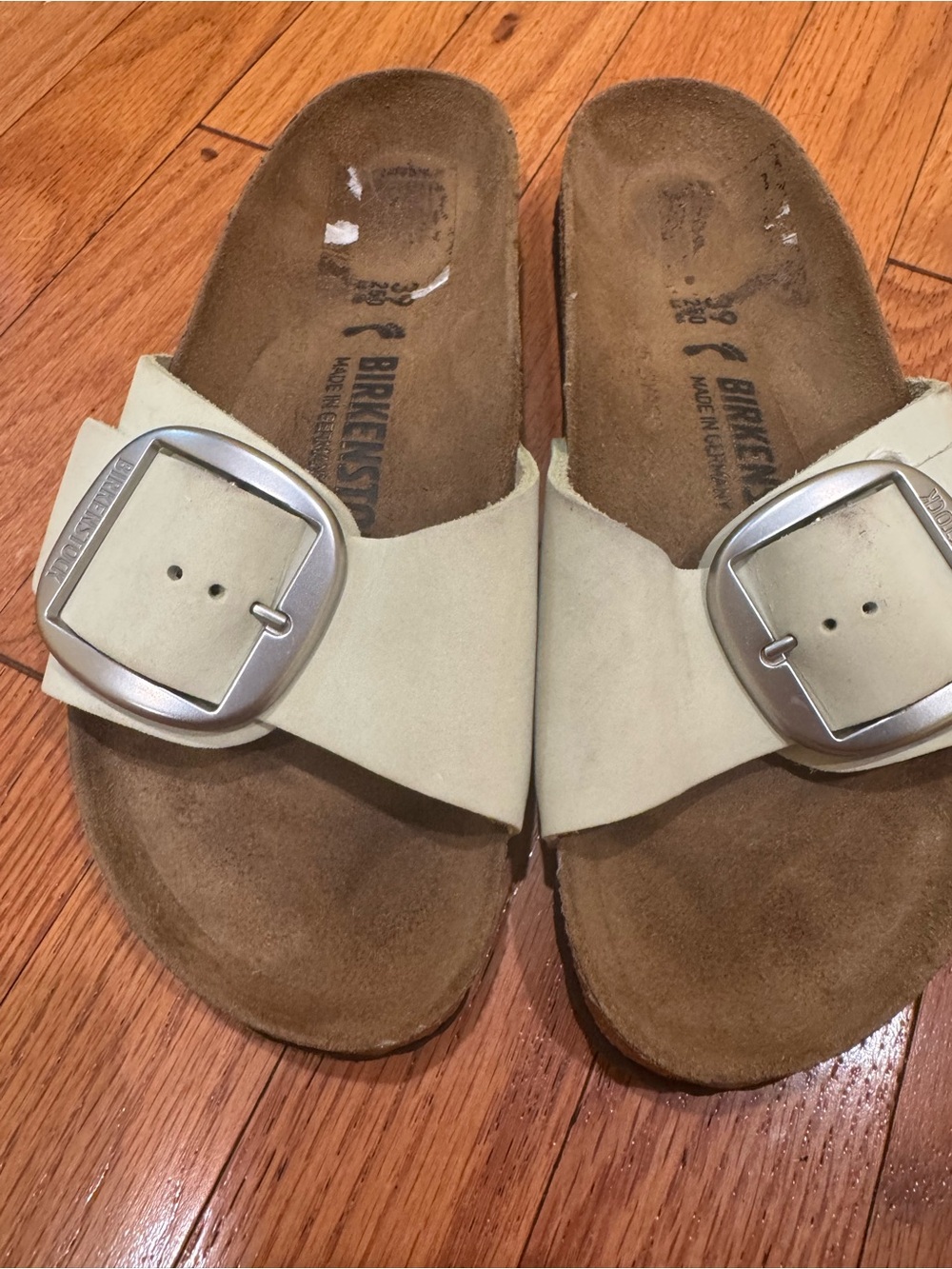 Birkenstock Women’s Cream Single-Strap Sandals with Large Buckle - Picture 11 of 12